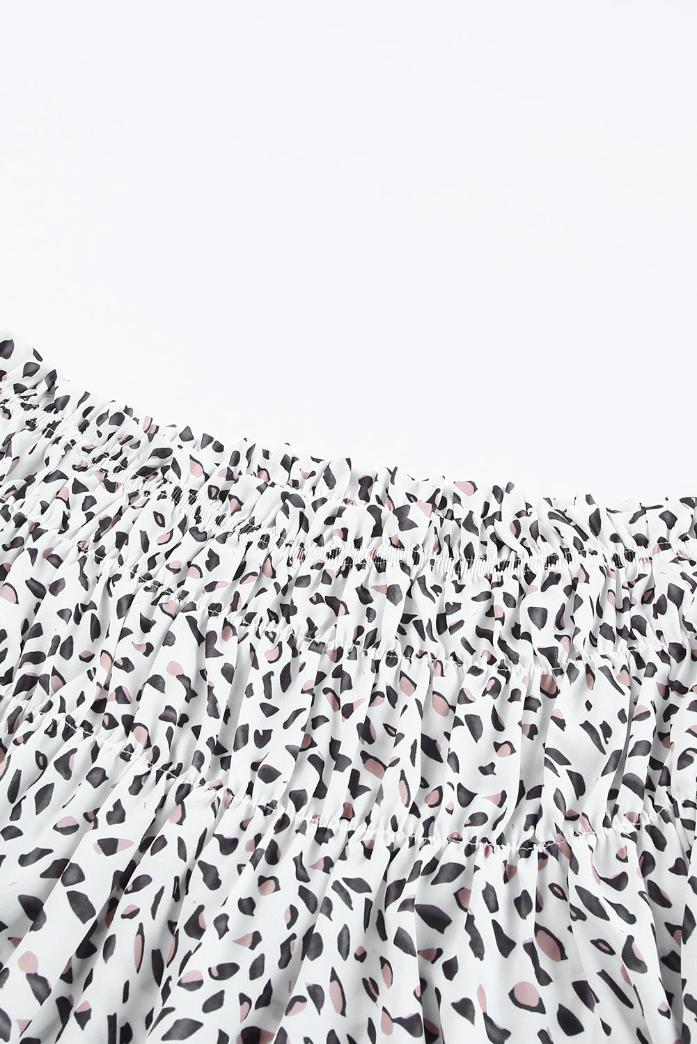 Blusa con hombros descubiertos y talla grande con manchas de guepardo