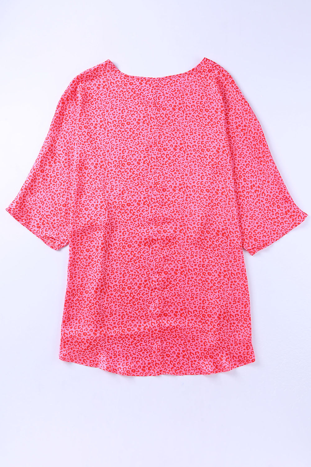 Top extragrande con cuello en V y media manga con estampado de leopardo 