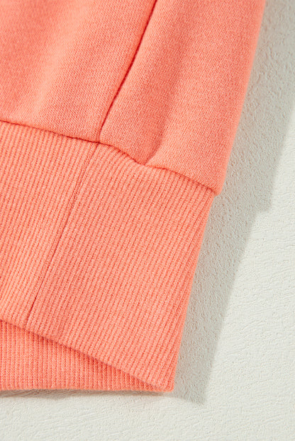 Sweat-shirt ample à col rond et manches rayées avec motif flamant rose arc-en-ciel