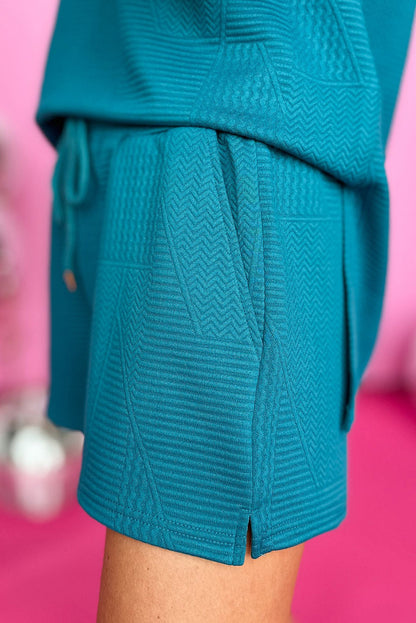 Haut fendu texturé à volants et short à cordon de serrage Skobeloff