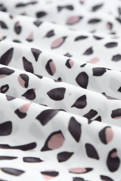 Blusa con hombros descubiertos y talla grande con manchas de guepardo