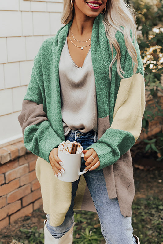 Cardigan épais drapé vert colorblock ouvert sur le devant 