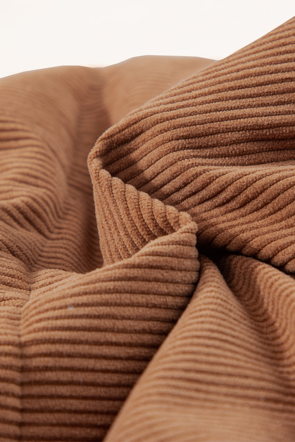 Gilet matelassé zippé en velours côtelé café à col montant