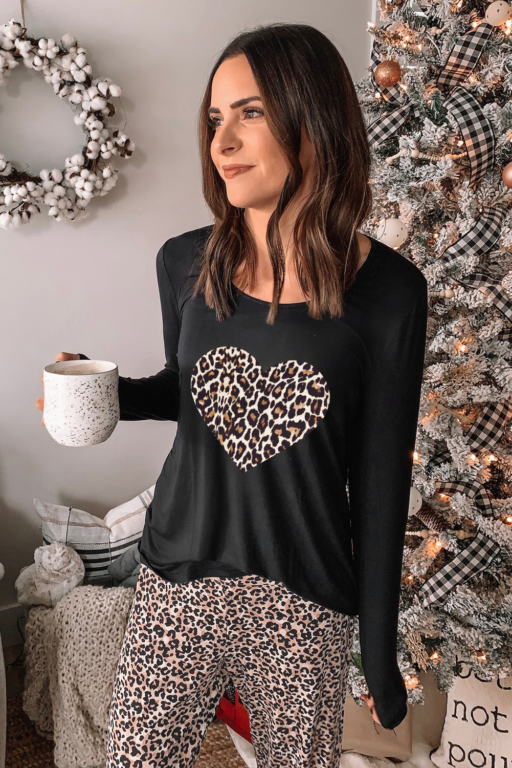 Ensemble de détente haut à manches longues et pantalon imprimé léopard