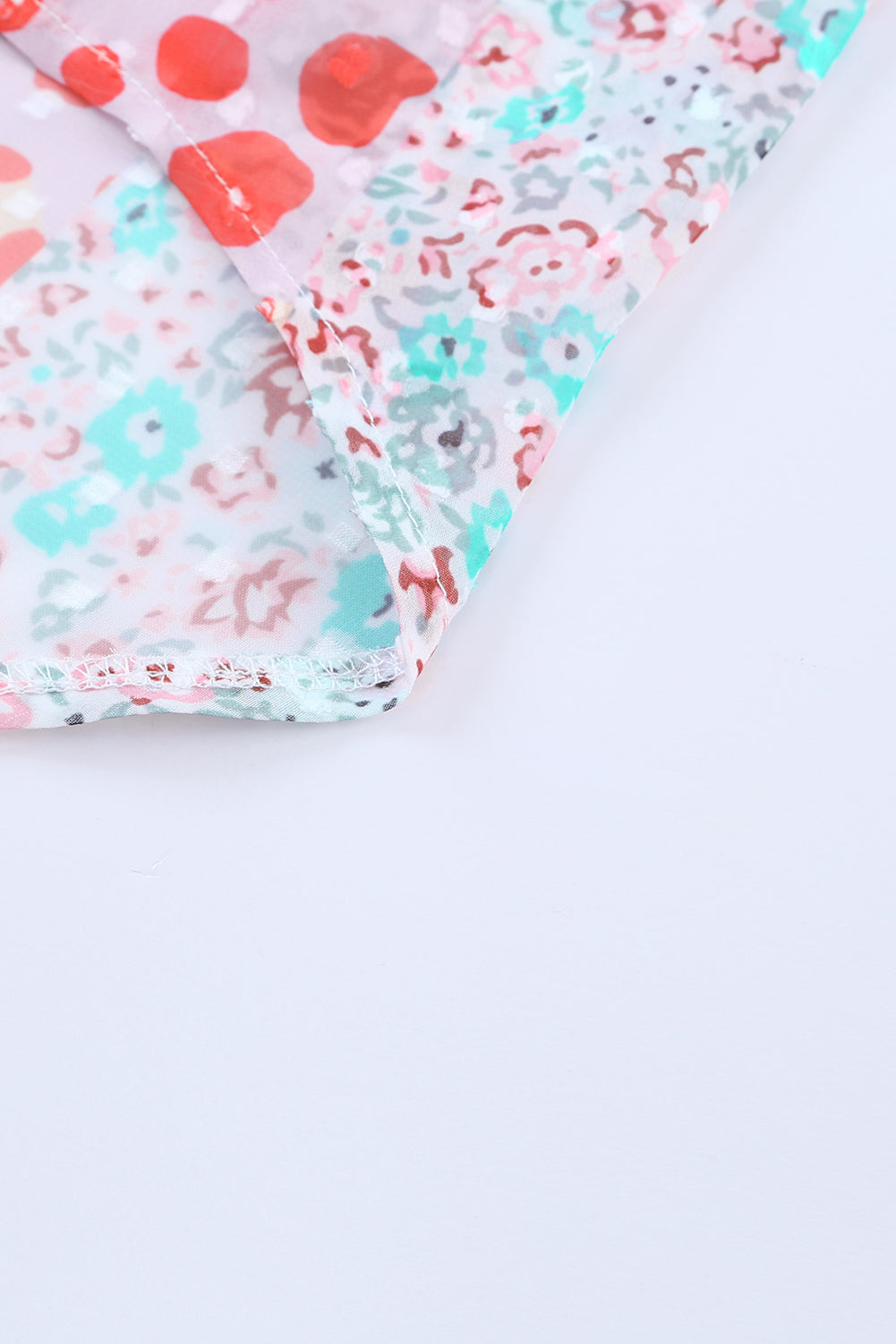 Kimono con manga acampanada y frente abierto con estampado floral 