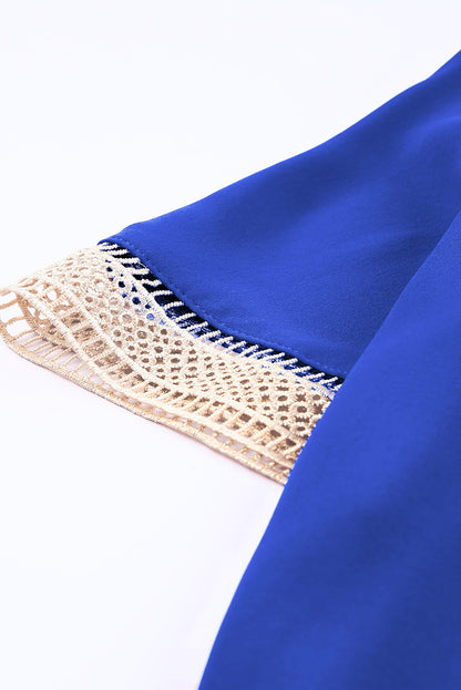 Chemisier à manches courtes et col en V avec bordure en dentelle