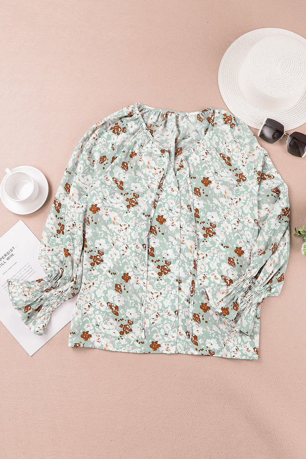Blusa con botones y cuello en V con estampado floral 
