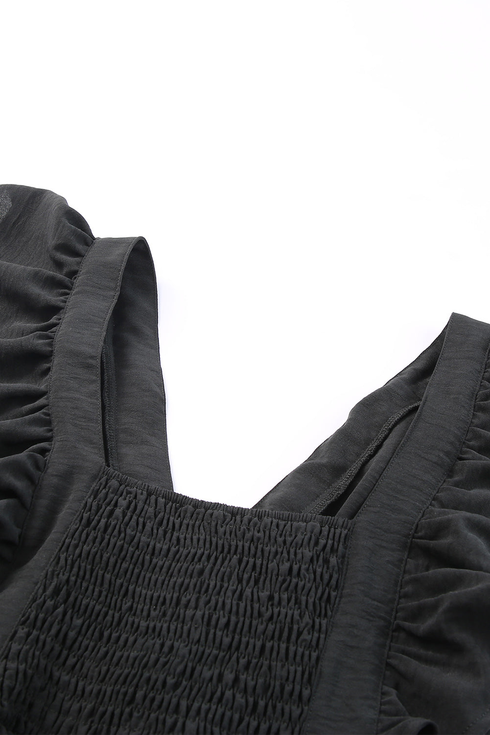 Mini-robe à volants, col en V et dos froncé