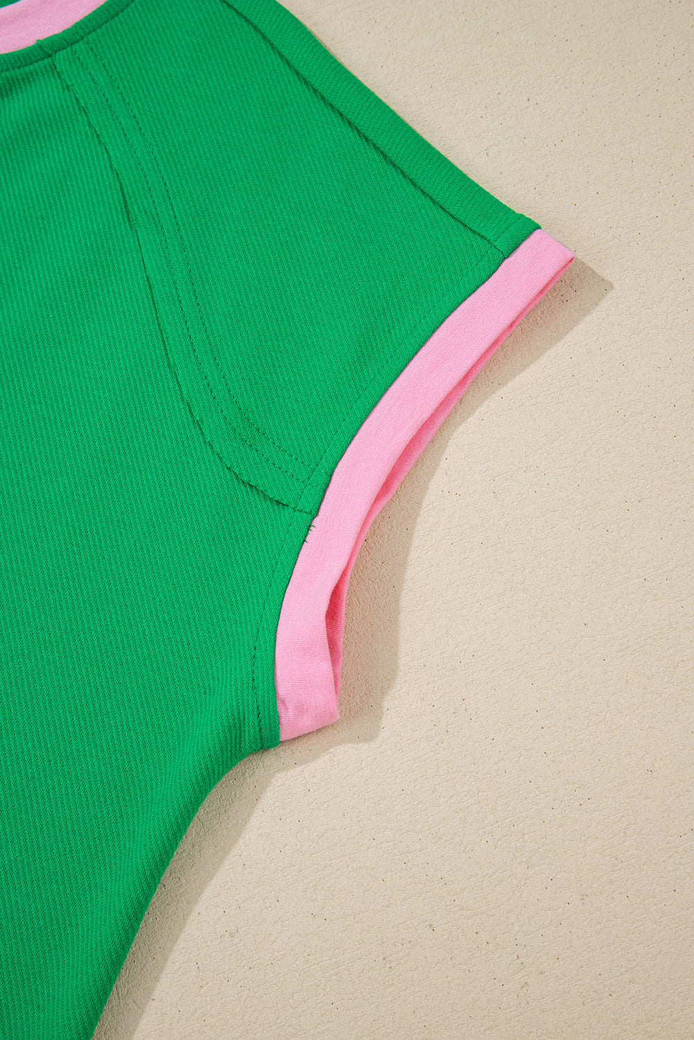 Ensemble t-shirt ras du cou et short texturés bicolores vert vif