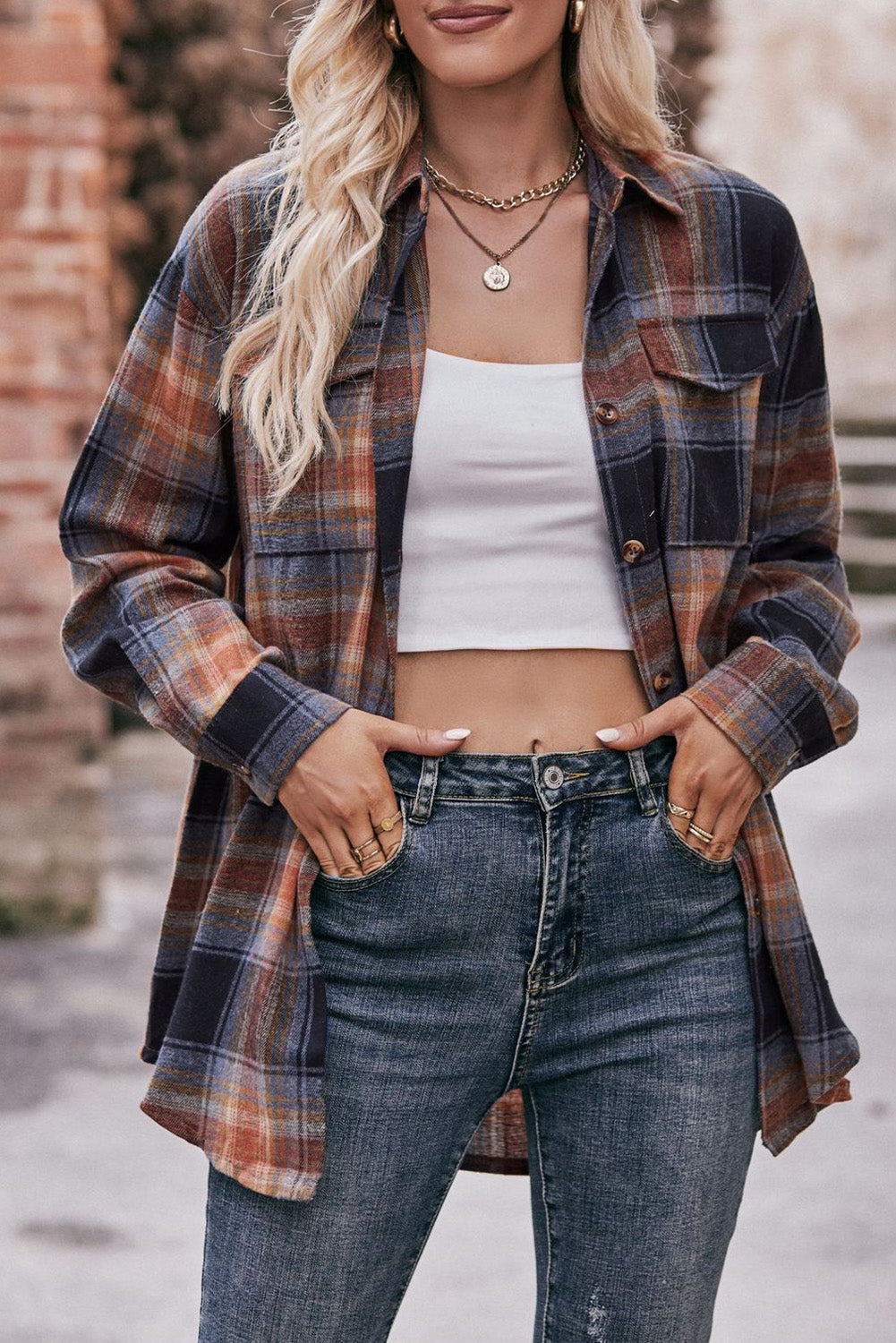 Camisa con bolsillo con solapa y estampado de cuadros multicolor 