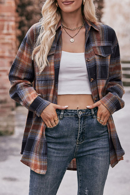 Camisa con bolsillo con solapa y estampado de cuadros multicolor 