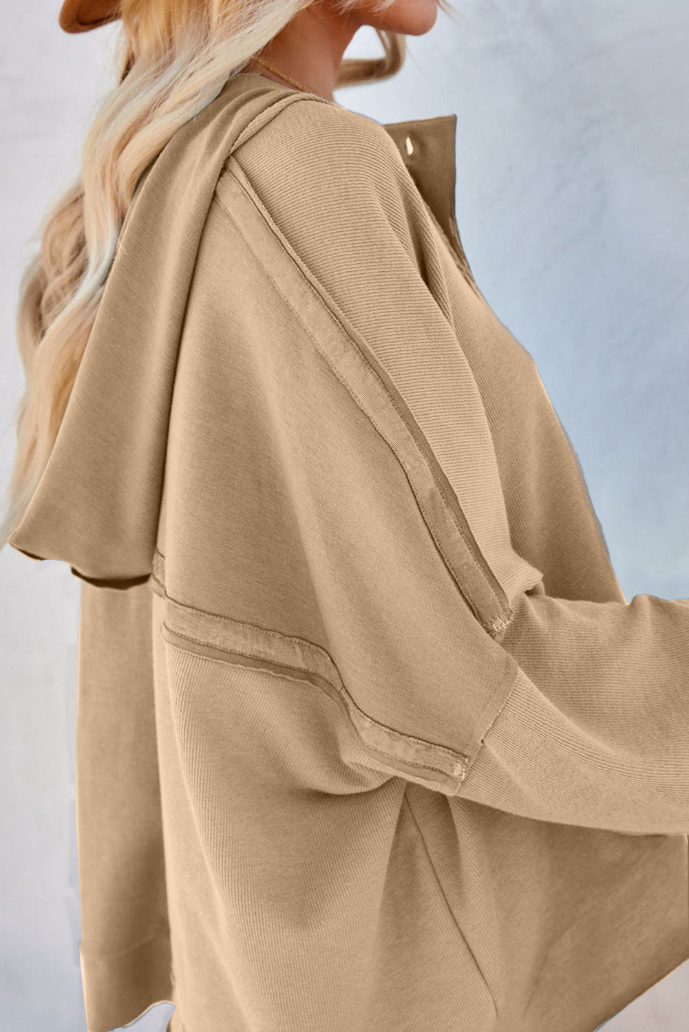 Sweat à capuche décontracté à boutons et bordures patchwork unies 