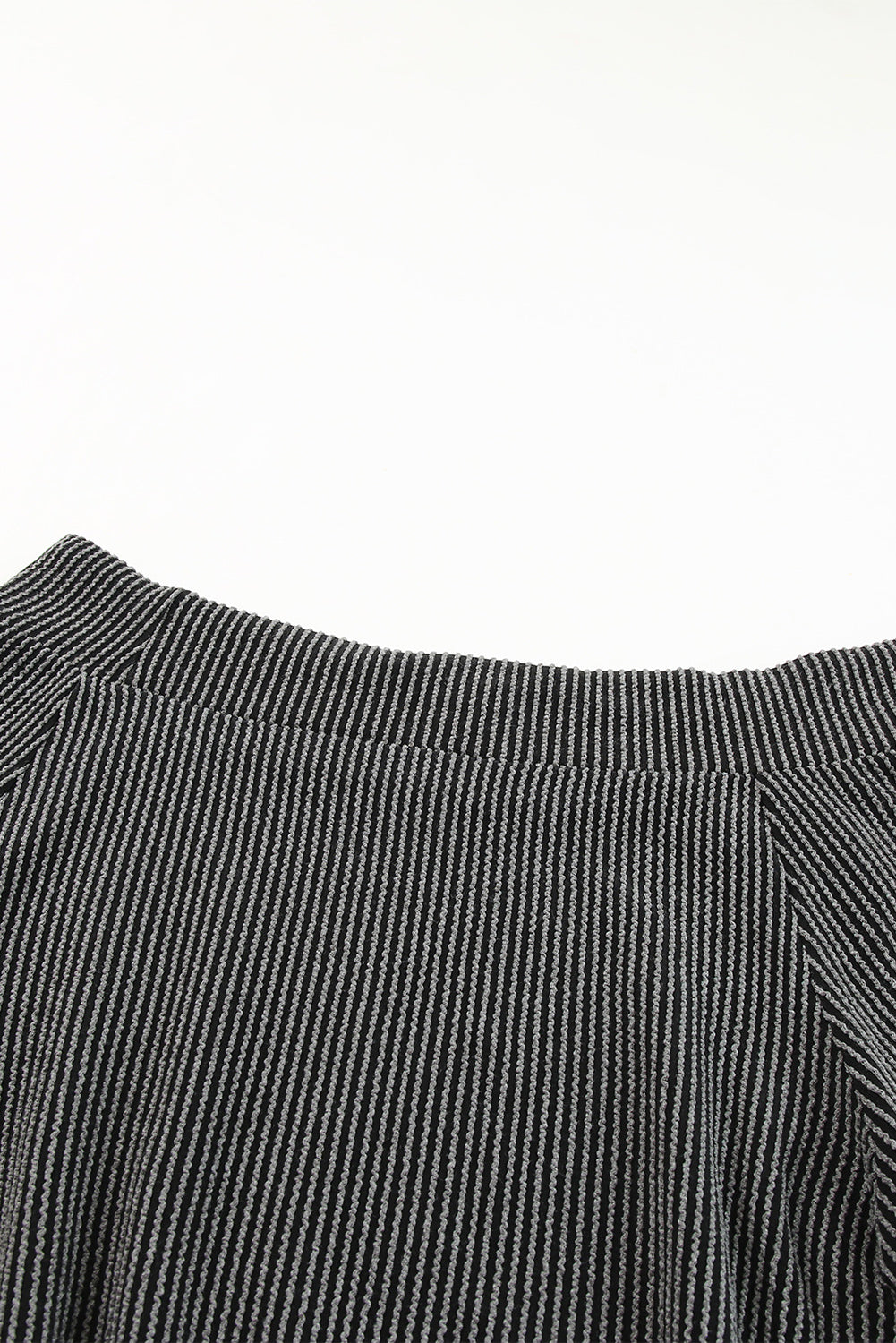 Haut gris en tricot côtelé à épaules dénudées et manches ballon 