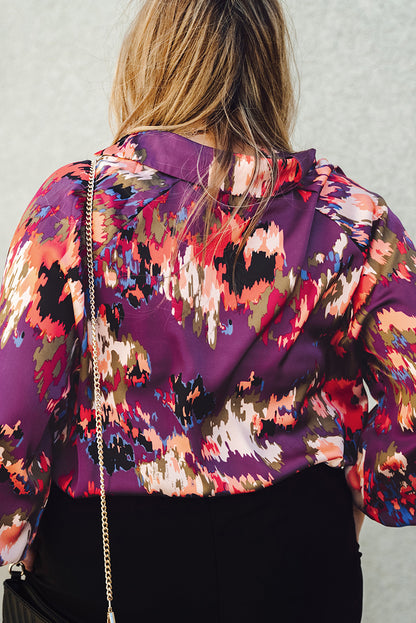 Blusa con mangas abullonadas y cuello en V con estampado de grafiti 