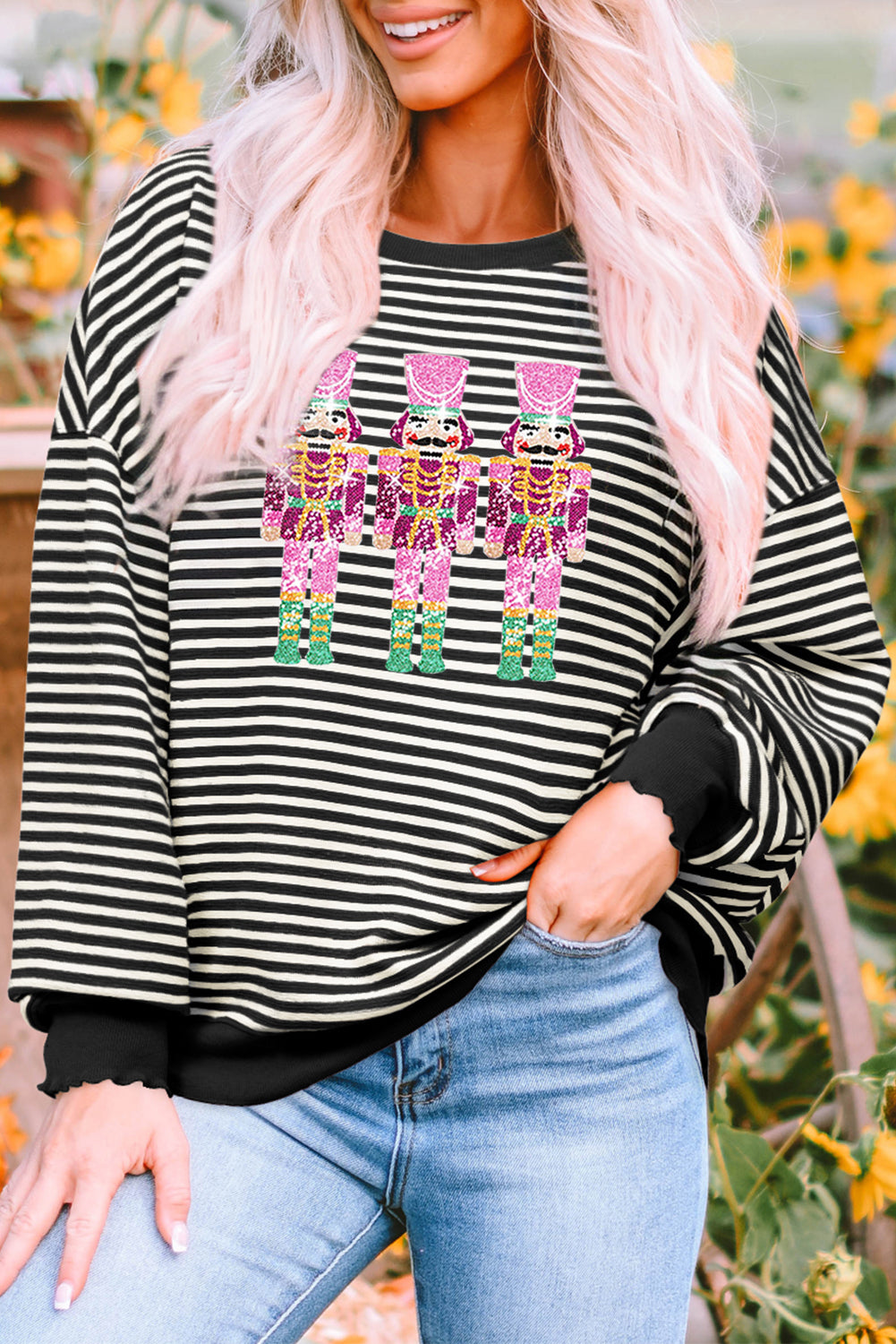Haut ample à manches longues et épaules tombantes en forme de poupée Casse-Noisette à rayures noires et paillettes
