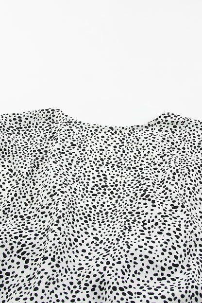 Blusa de guepardo con cuello con volantes y mangas 3/4 de color caqui 