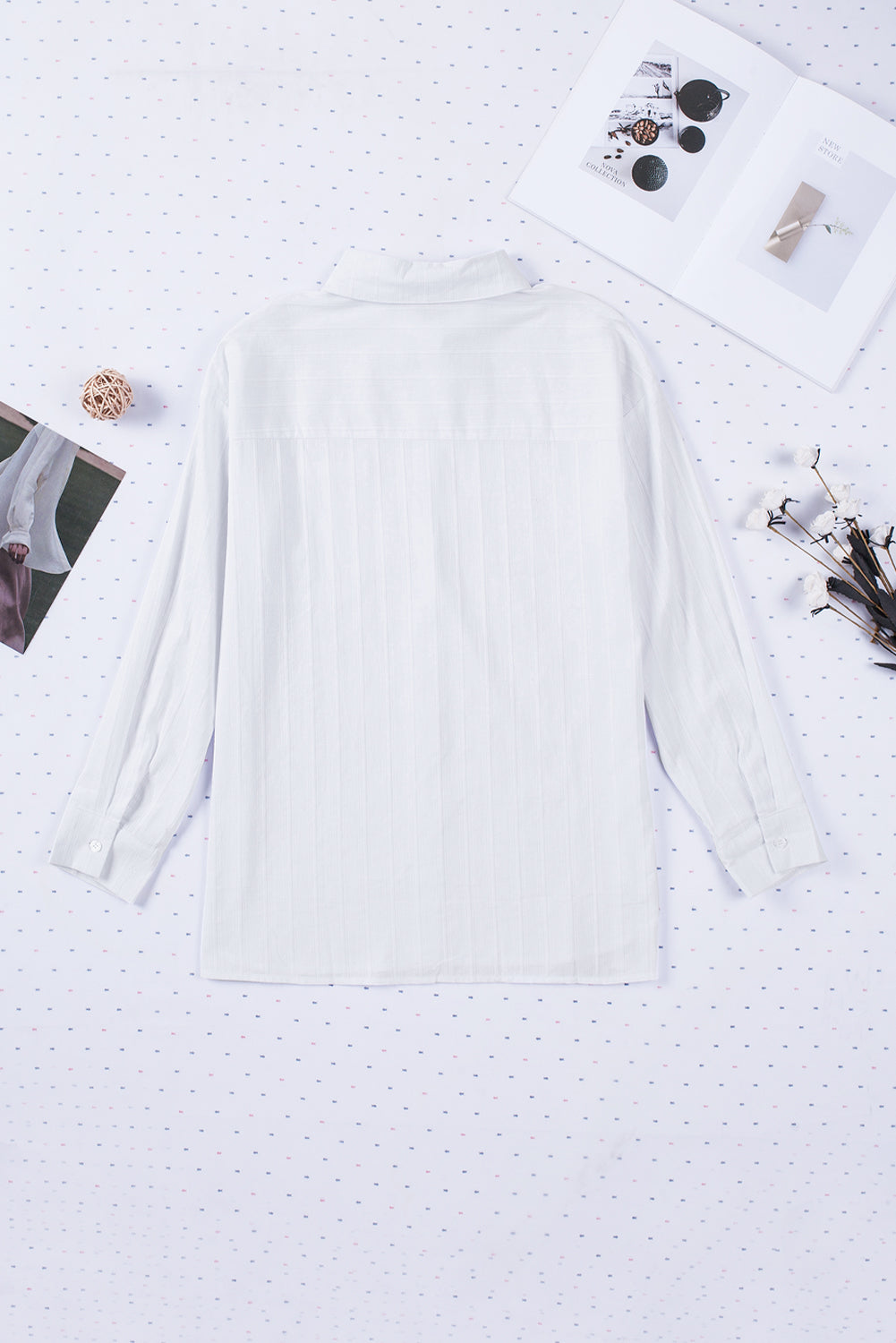 Camisa con botones texturizados y bolsillos