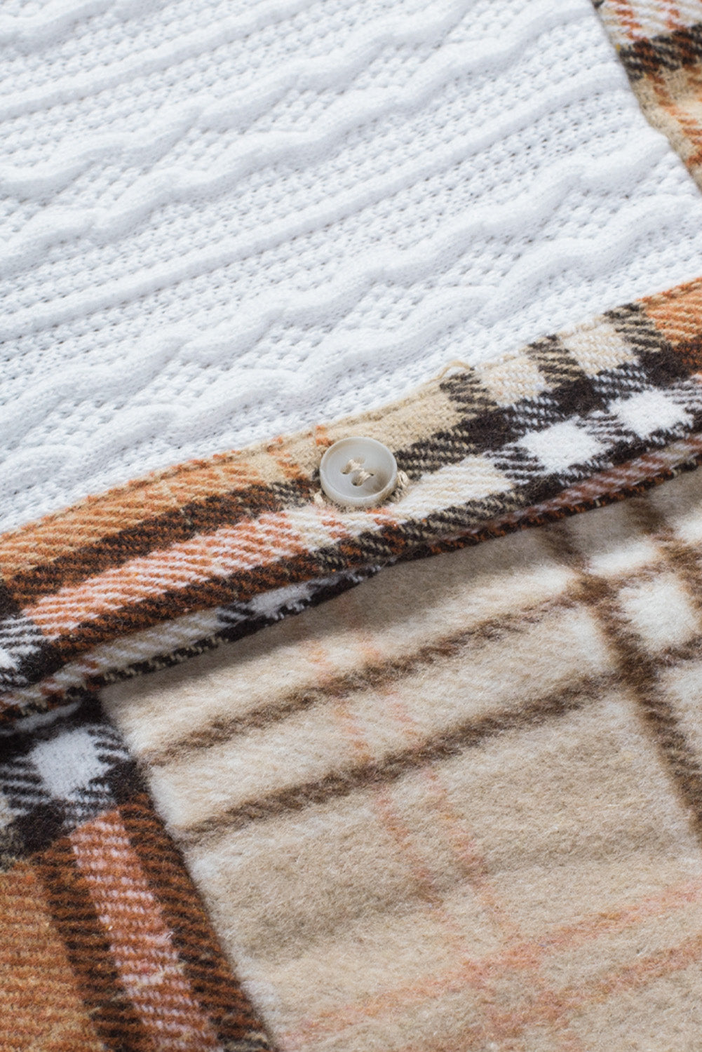 Chaqueta estilo camisa con patchwork en bloques de color a cuadros y bolsillo 