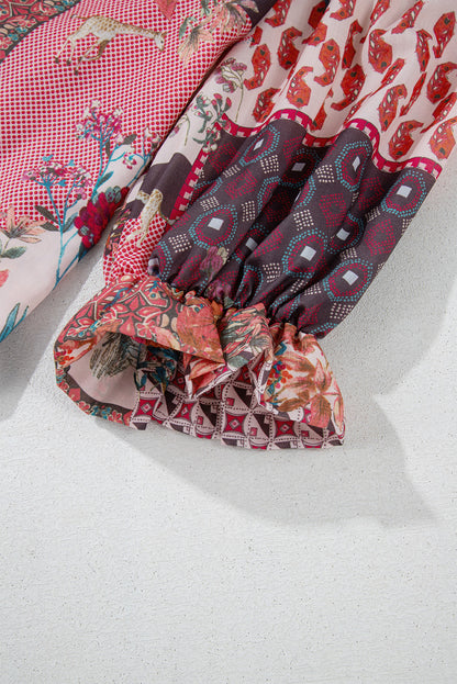 Chemise rouge bohème à imprimé géométrique mixte et manches bouffantes