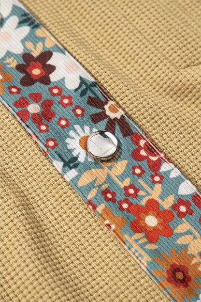 Veste boutonnée en tricot gaufré kaki à imprimé floral patchwork