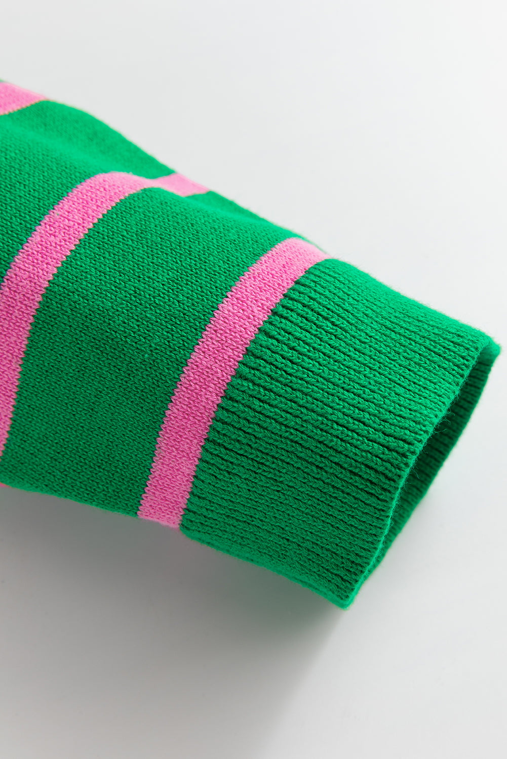 Cardigan en tricot à rayures vertes et joli nœud