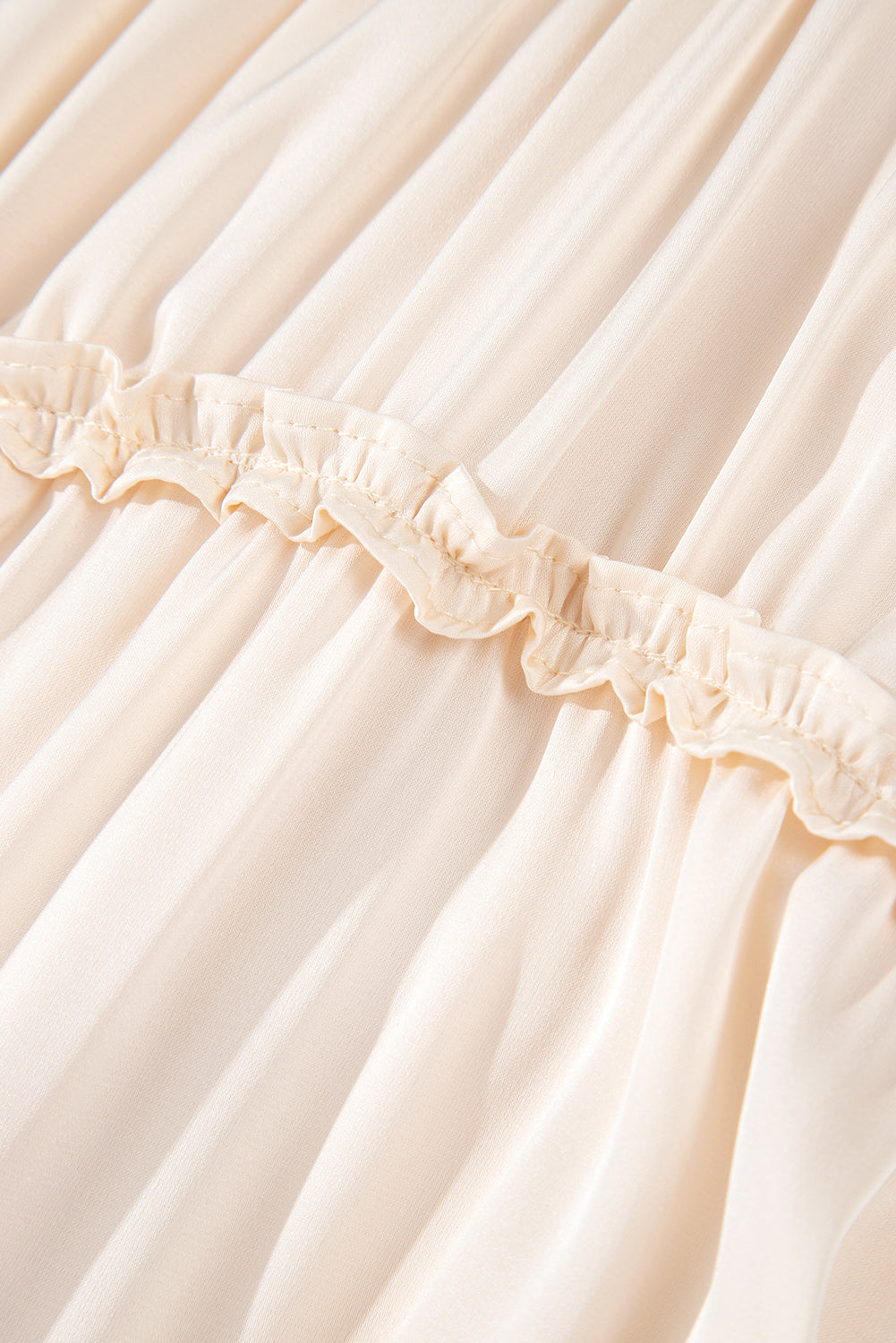 Mini-robe ample à volants superposés et manches bouffantes, couleur abricot