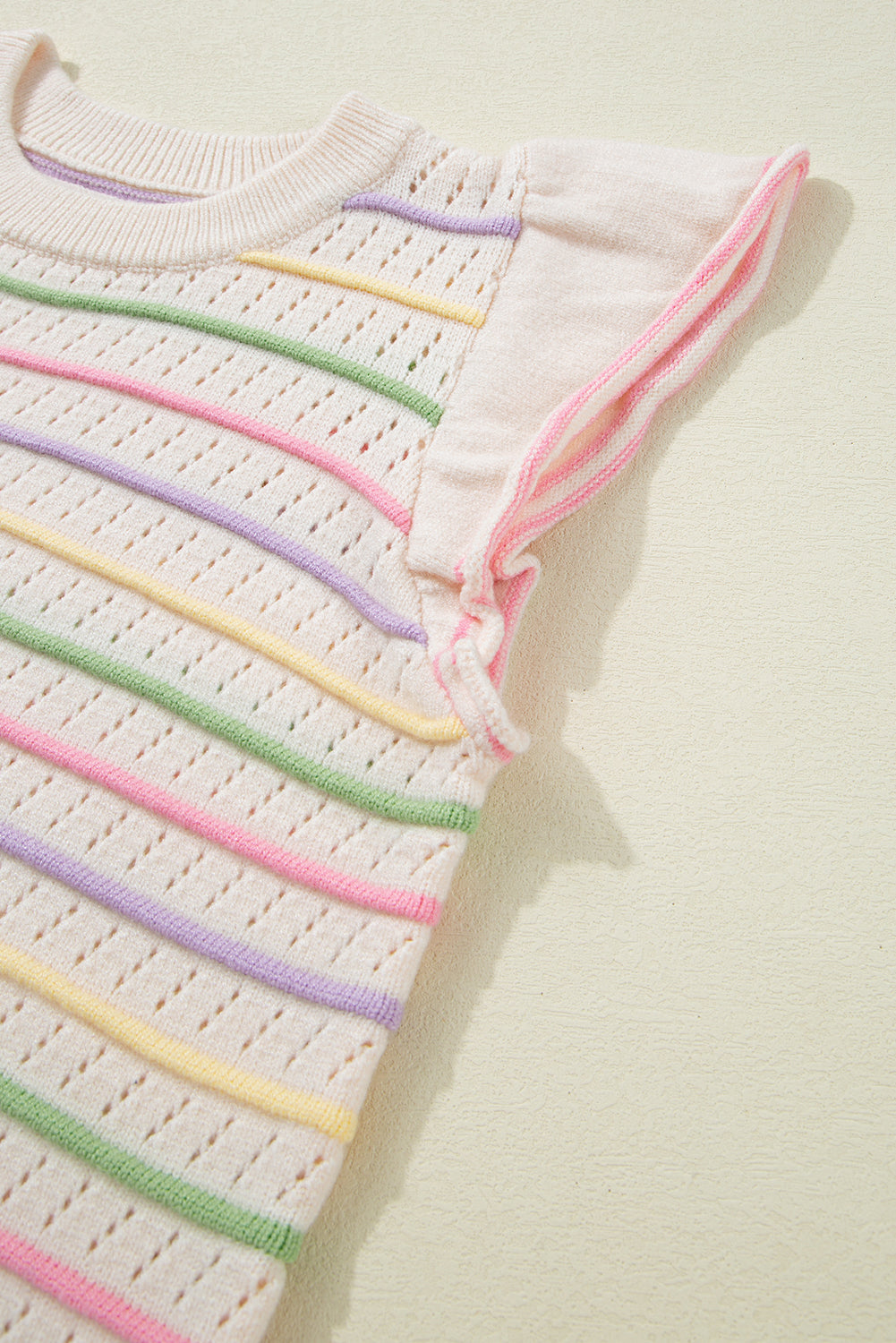 T-shirt pull à manches volantées en tricot à œillets rayé coloré couleur avoine