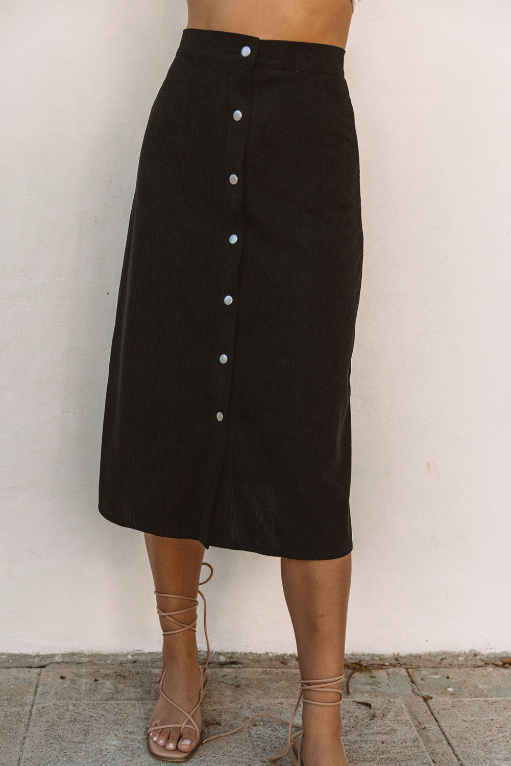 Falda de pana con botonadura sencilla