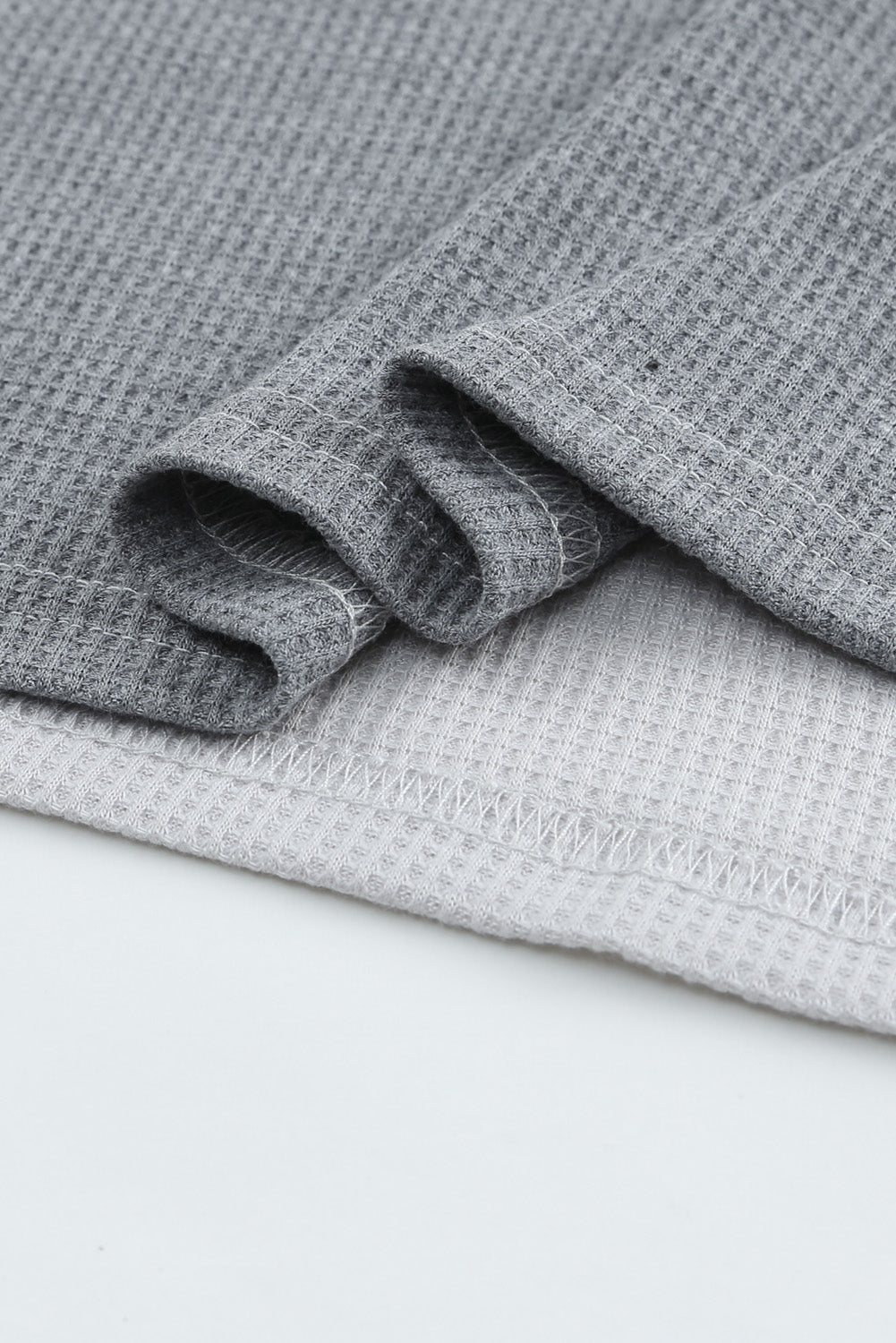 Haut en tricot gaufré à manches contrastées et imprimé léopard sauvage