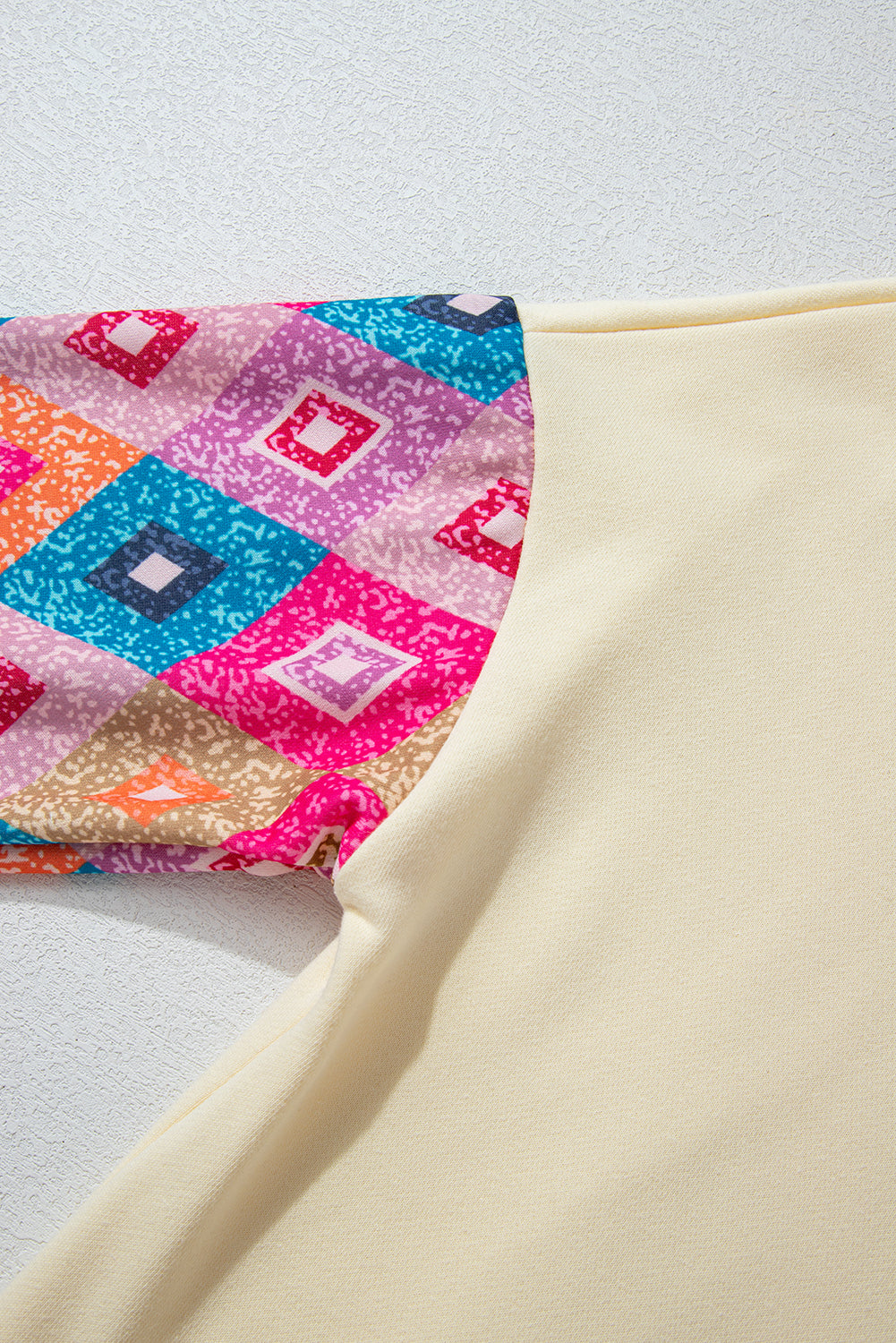 Haut à manches longues et col rond, imprimé géométrique patchwork, abricot