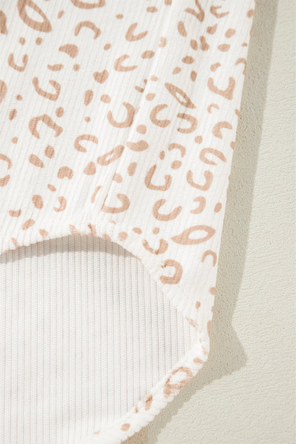 Veste-chemise boutonnée en velours côtelé beige à imprimé léopard avec poches à rabat