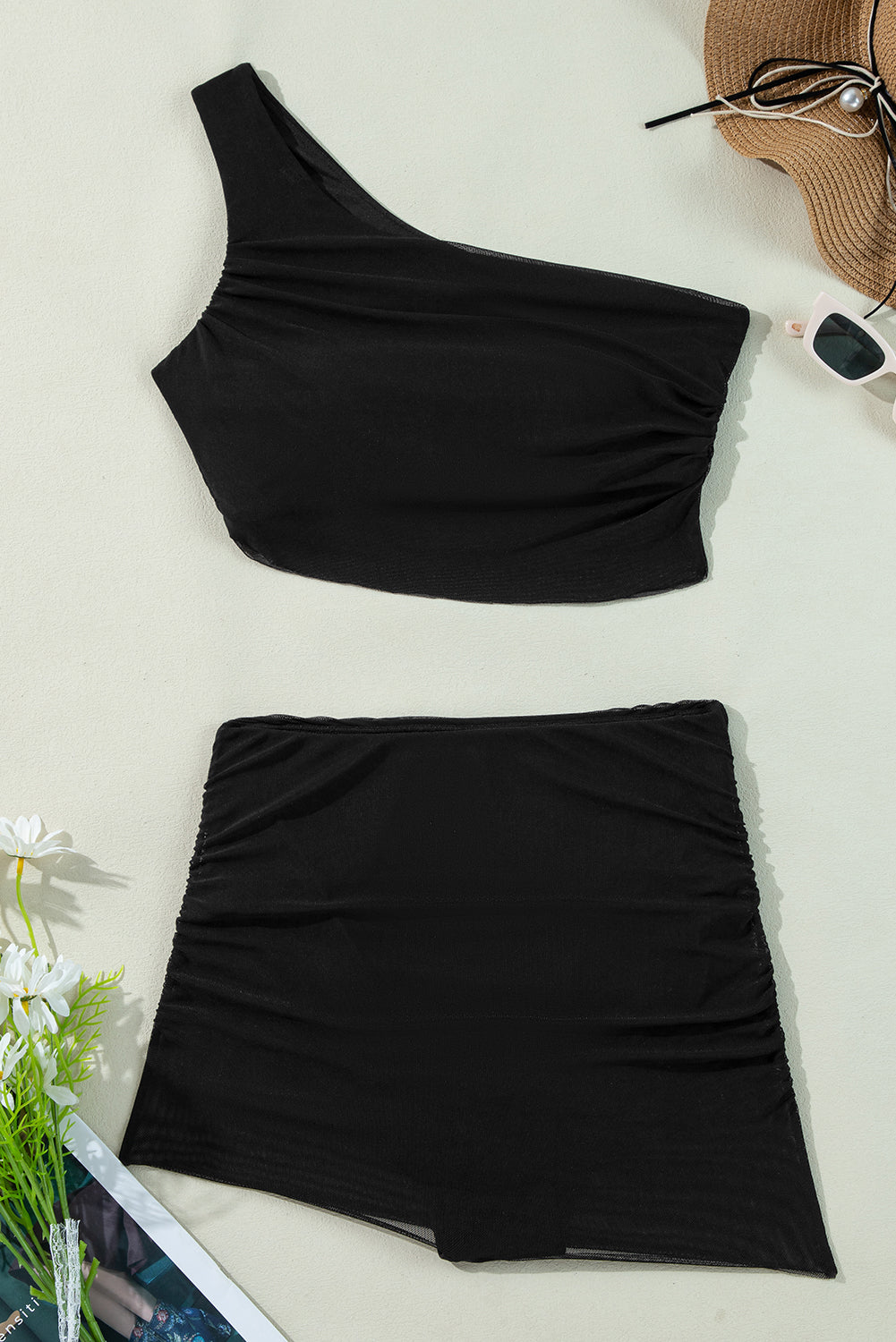 Ensemble haut de bikini asymétrique en maille plissée noire et jupe