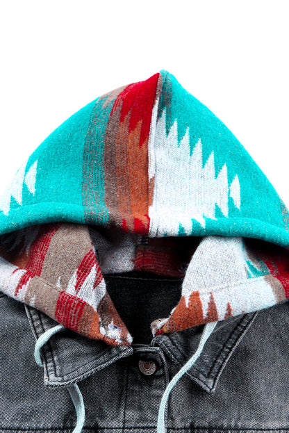 Chaqueta vaquera con dobladillo deshilachado y estampado azteca multicolor