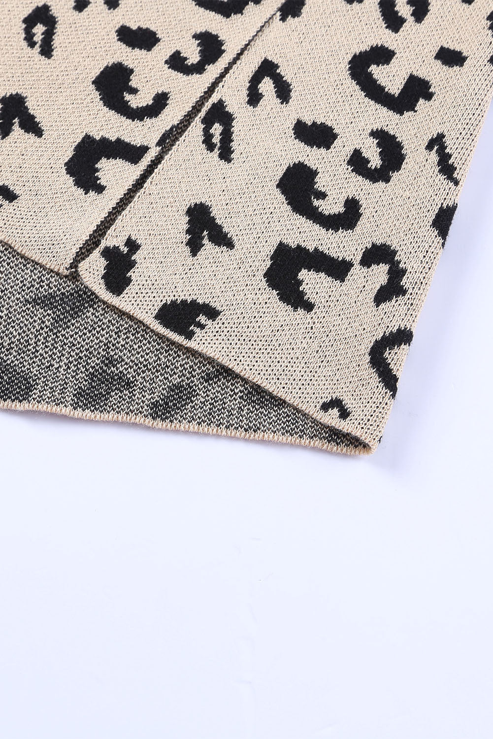 Pull surdimensionné kaki à col montant et fentes latérales motif léopard