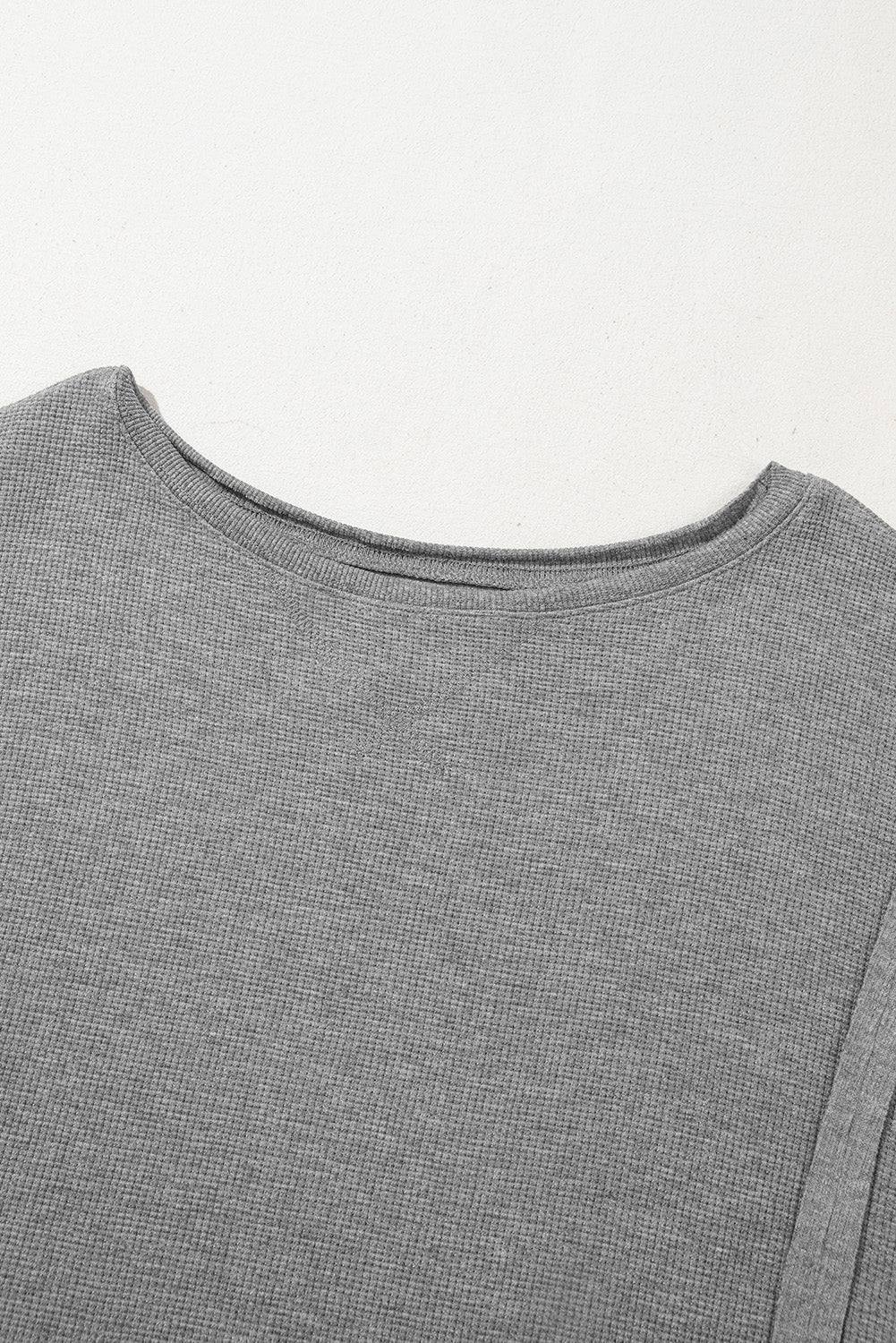 Haut surdimensionné fendu à manches évasées en tricot gaufré gris