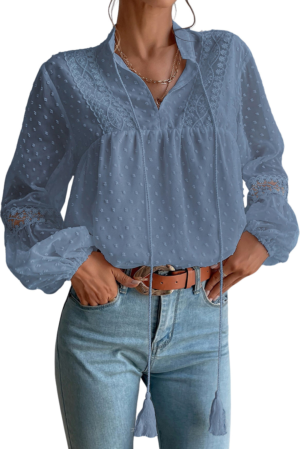 Blusa babydoll con manga globo y cordón de lunares suizos