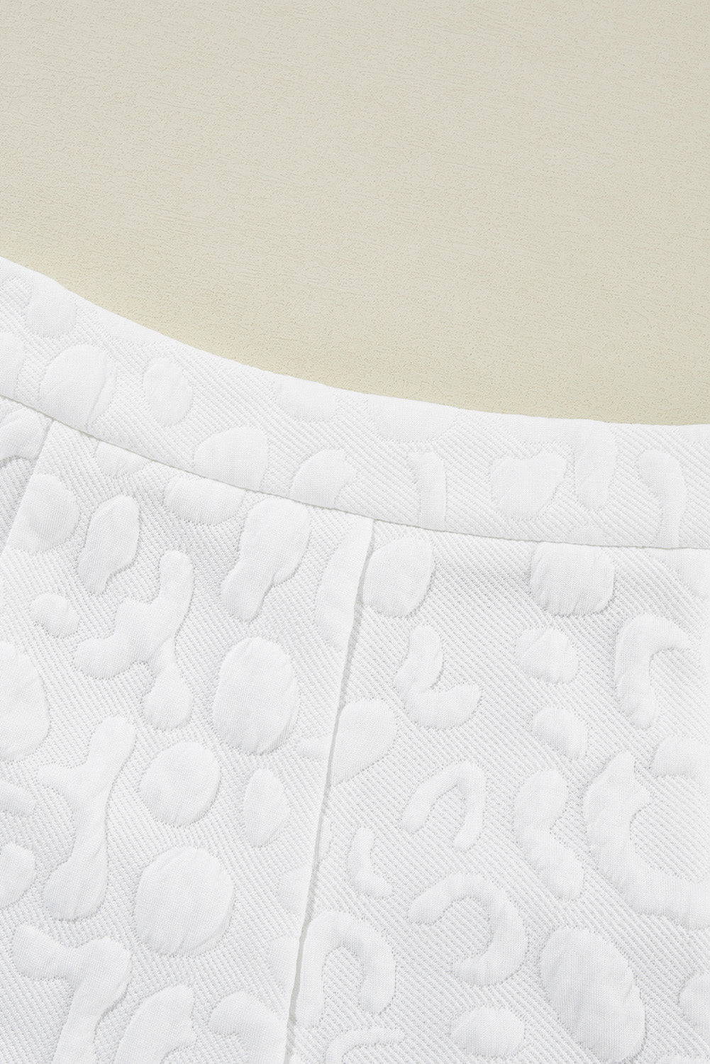 Ensemble t-shirt et short zippés en jacquard léopard blanc