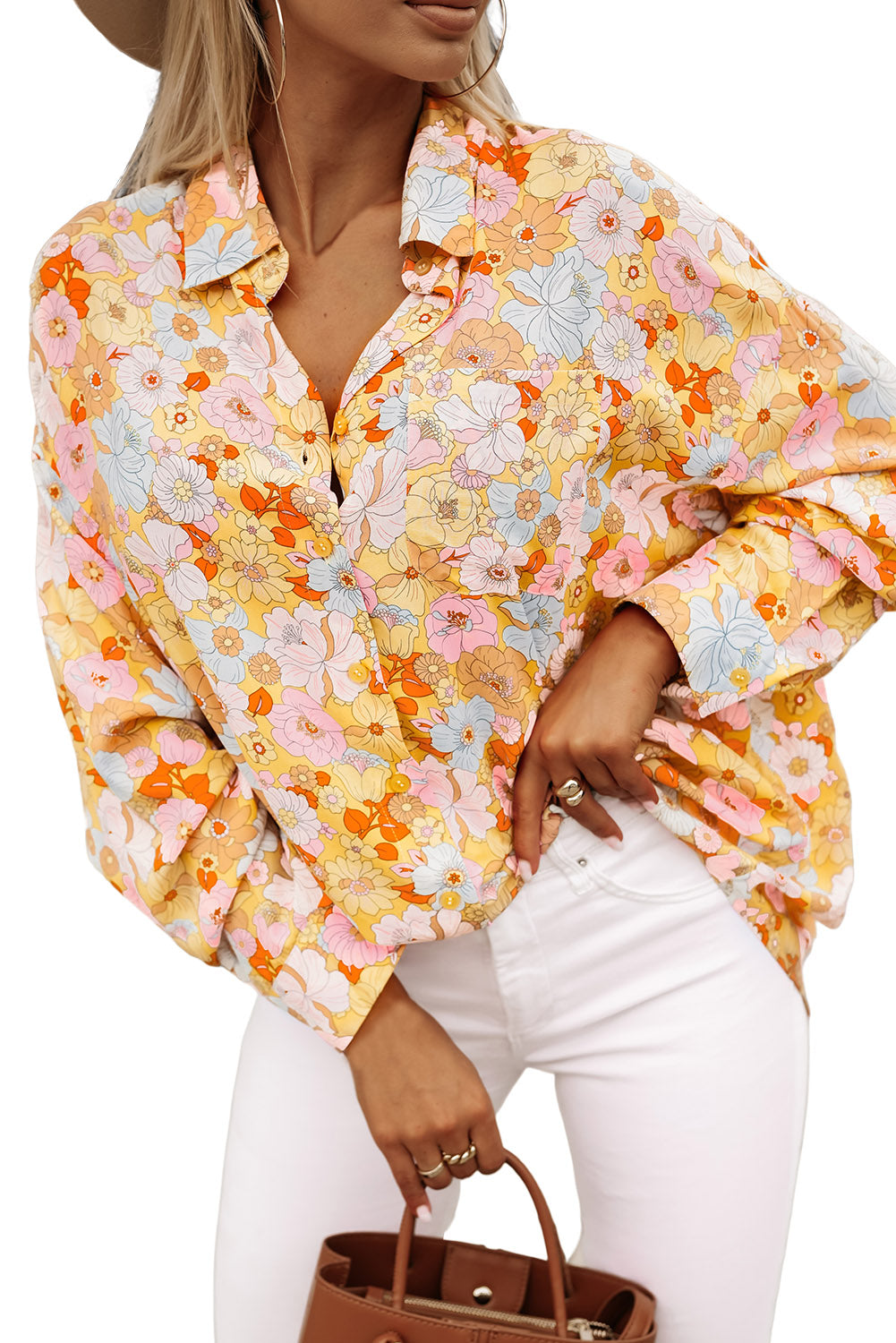 Camisa holgada con cuello vuelto y estampado floral amarillo