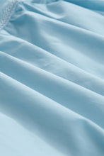 Minivestido con vuelo asimétrico y manga abullonada con ribete exquisito azul cielo 