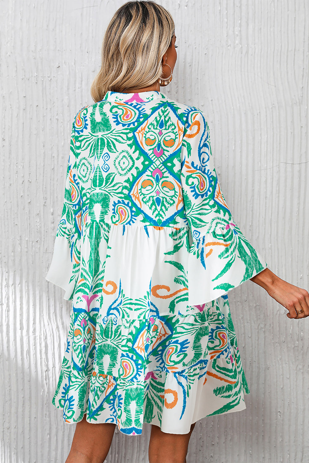 Mini-robe boutonnée à manches bracelet tribales vertes