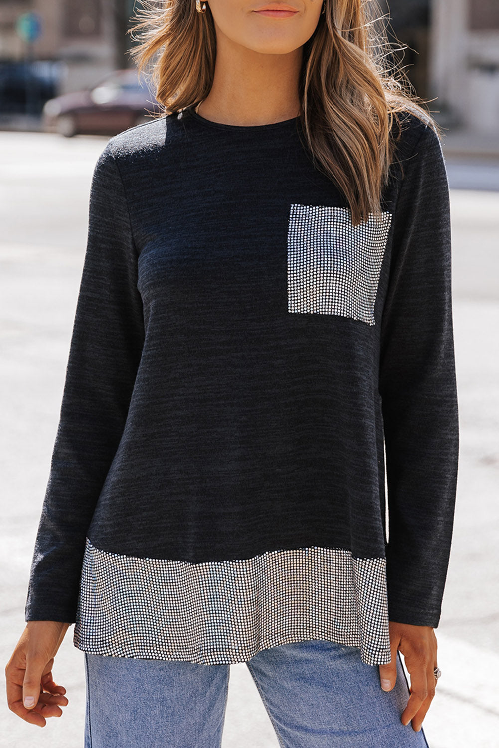 Top con dobladillo con volante y bolsillo de parche de lentejuelas