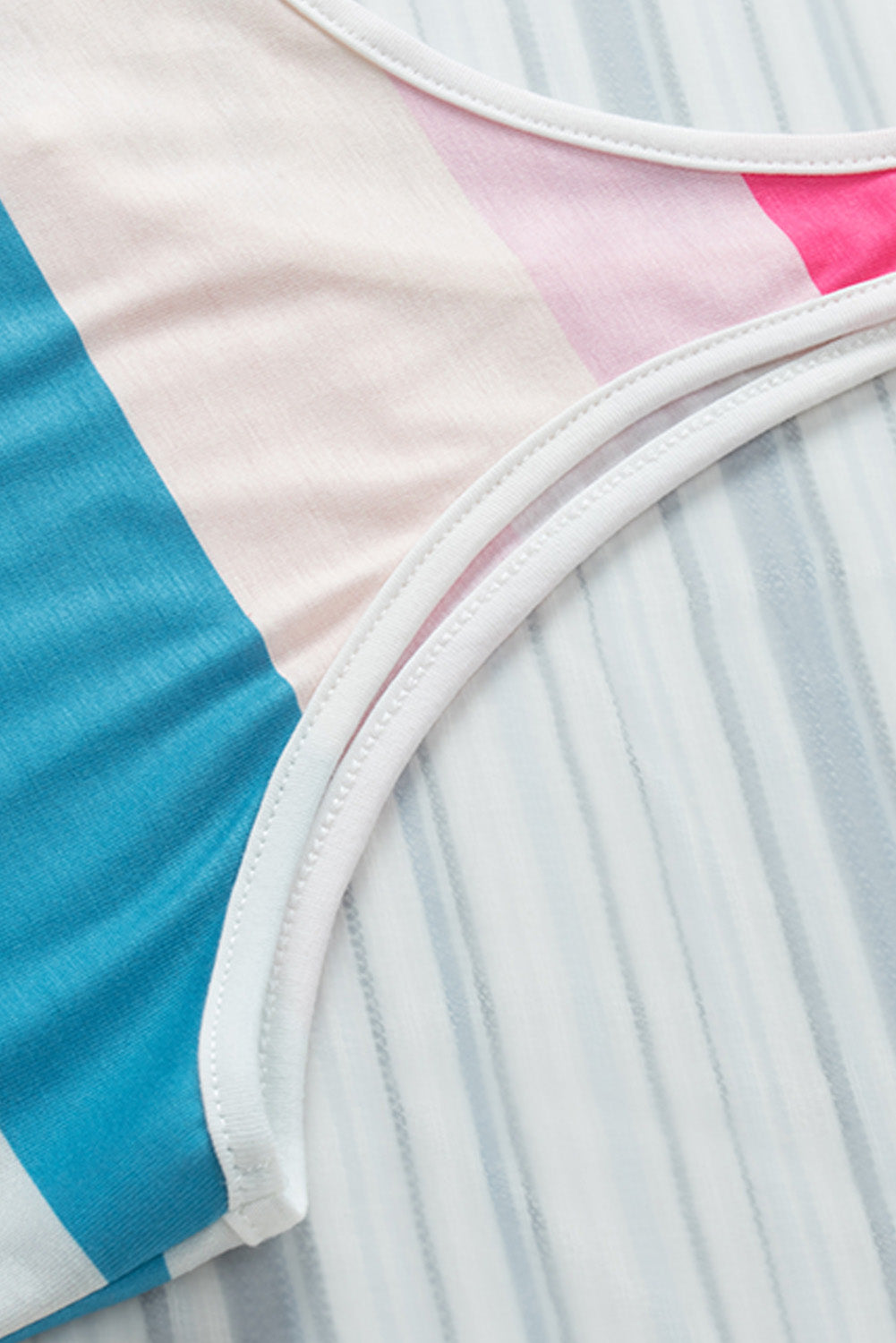 Débardeur à rayures multicolores et col cranté