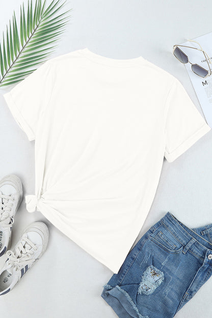 T-shirt graphique décontracté avec nœud papillon et bottes western blanches