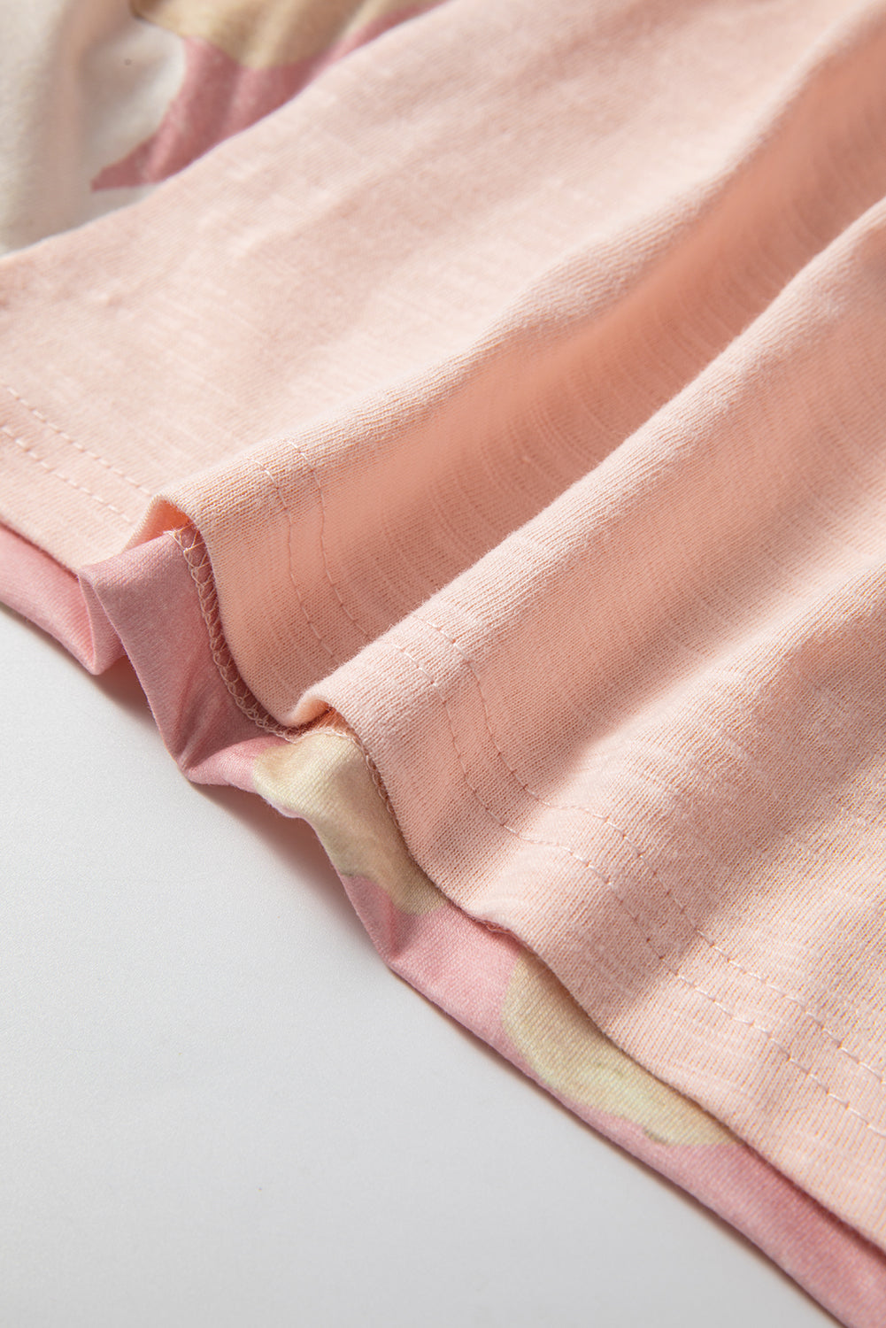 Haut-bas surdimensionné à coutures apparentes et patchwork de fleurs roses