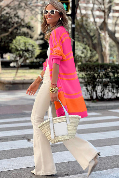 Cardigan boutonné à manches longues et bordure côtelée à rayures beiges