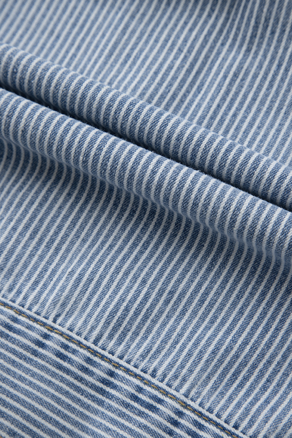 Veste en jean oversize délavée à rayures bleu ciel et poches