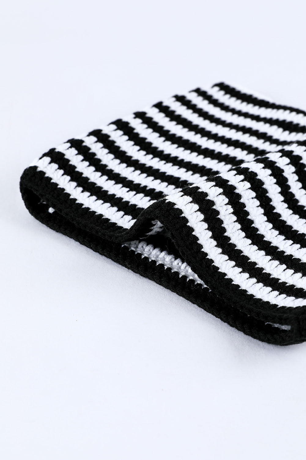 Gorro de punto rojo con orejas de gato a rayas lindas 