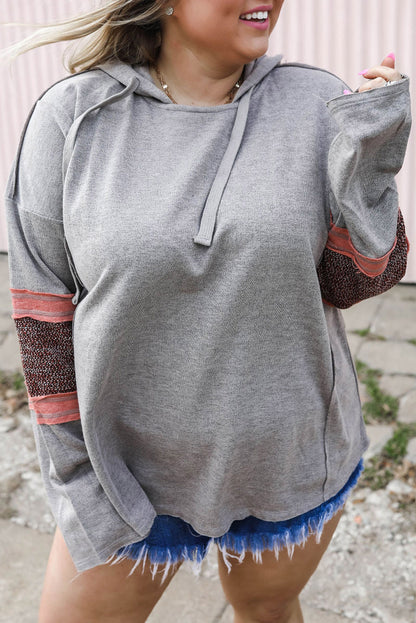 Sudadera con capucha de talla grande con manga parcheada en contraste gris 