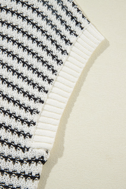Gilet en tricot ample à rayures noires et bordures côtelées