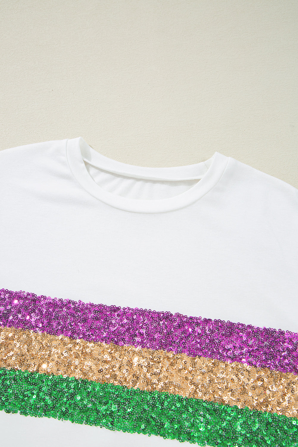 T-shirt ras du cou à rayures et sequins blancs style patchwork Mardi Gras